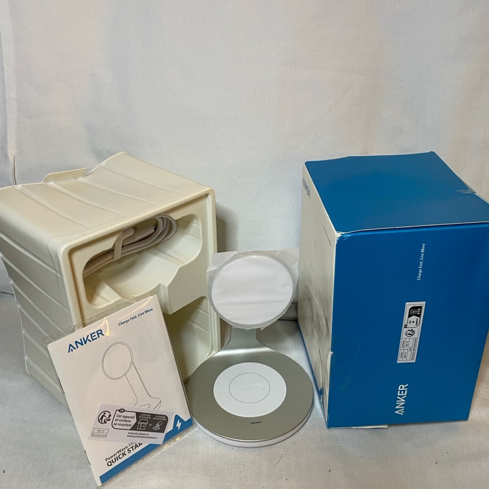 Anker Wireless Charging Stand in Silver and White